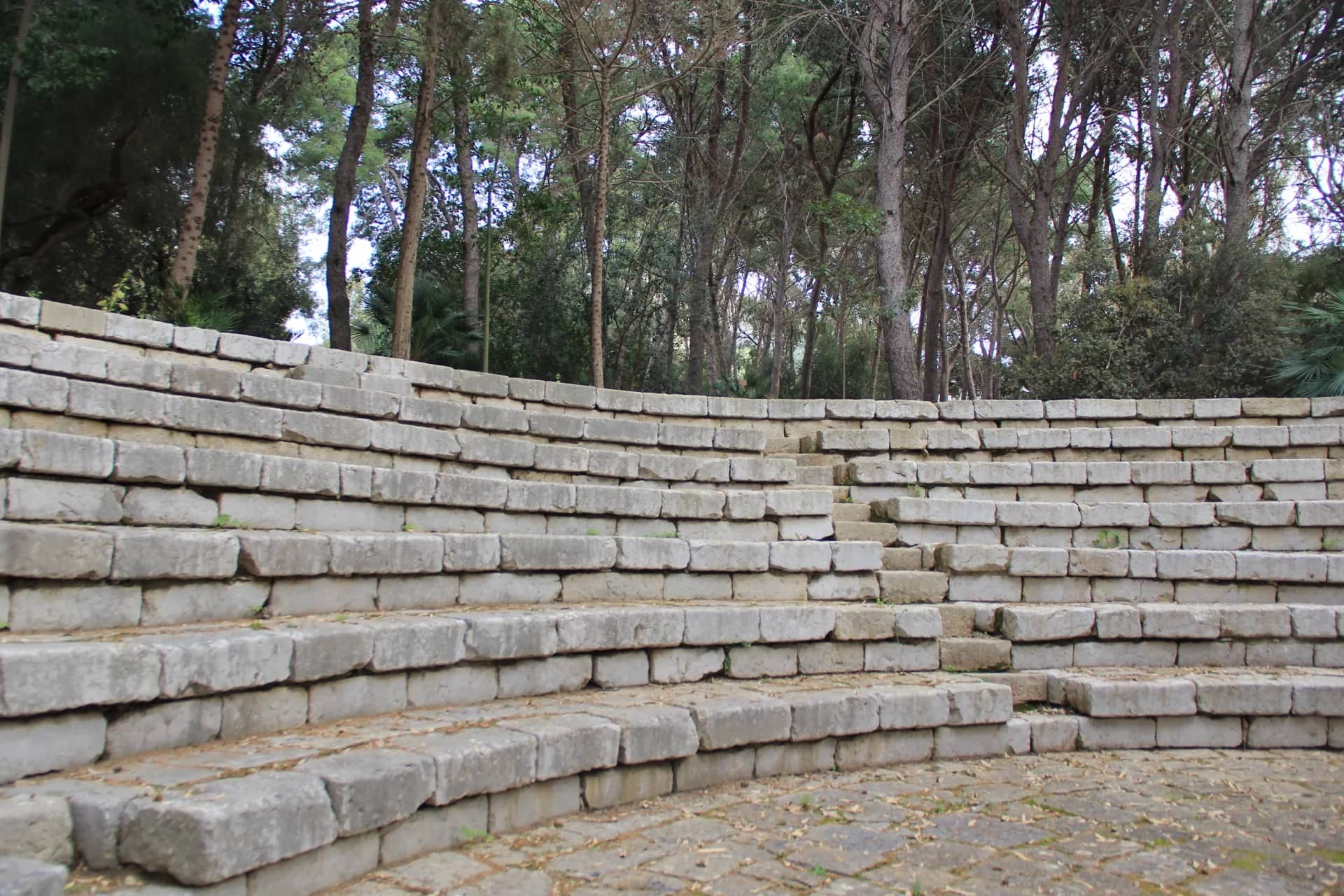 Anfiteatro scalinata centrale