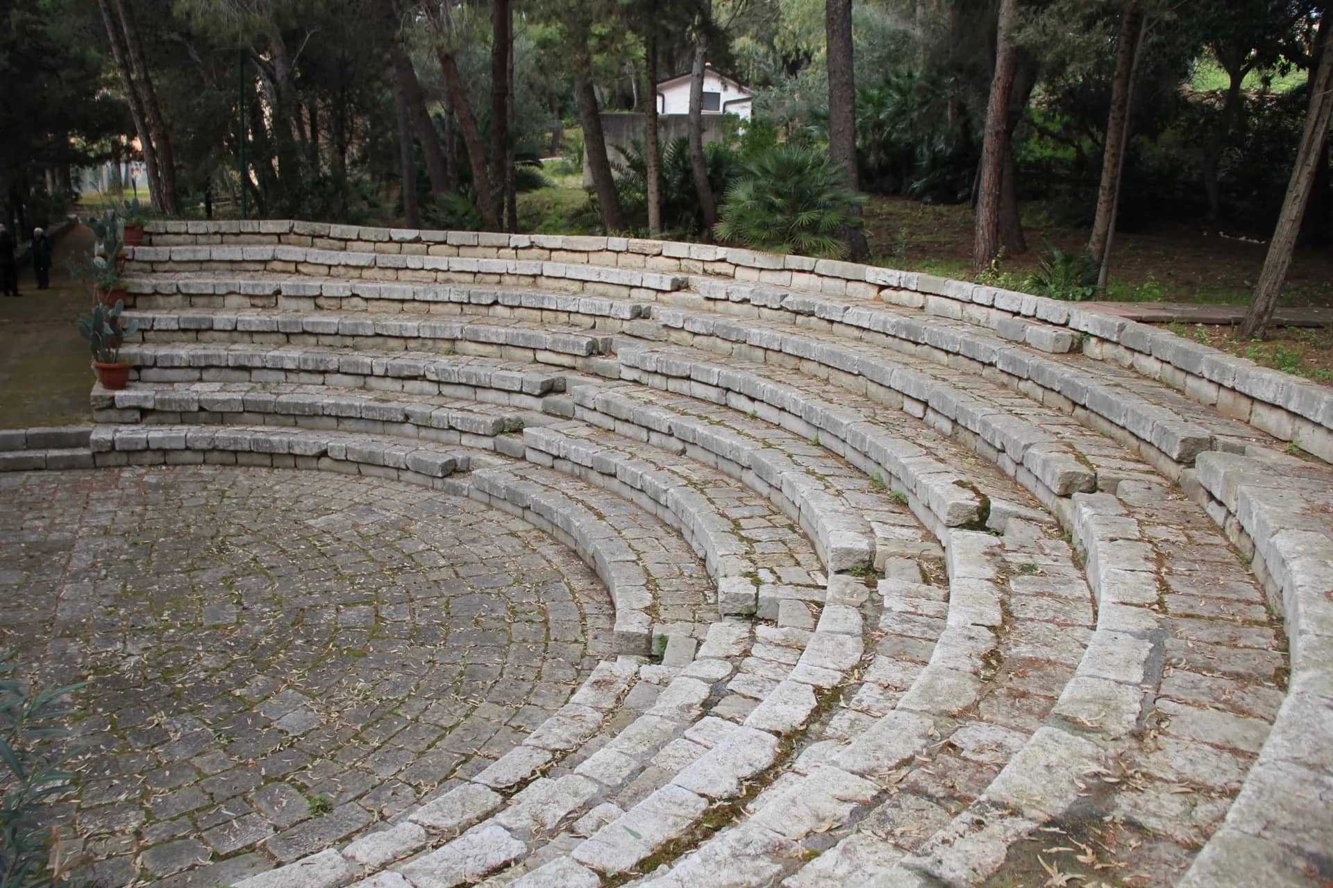 Anfiteatro vista laterale
